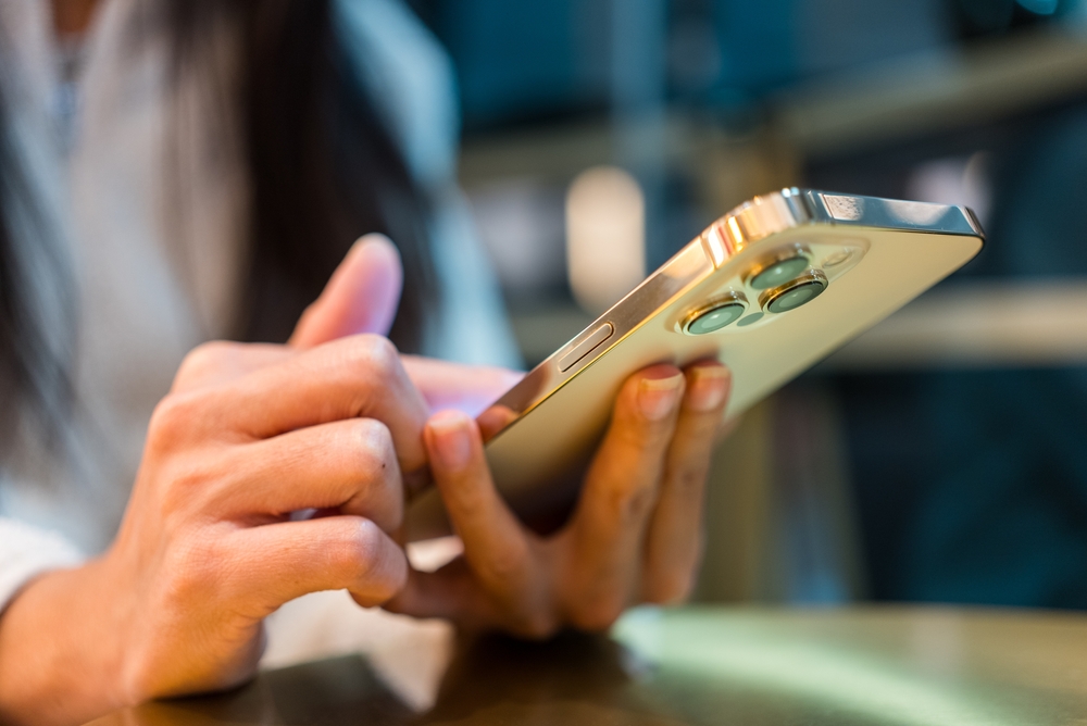 The Future of Tech: Buy New, Buy Refurbished, or Repair?
